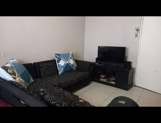 4 BEDROOM HOUSE FOR SALE IN KENILWORTH